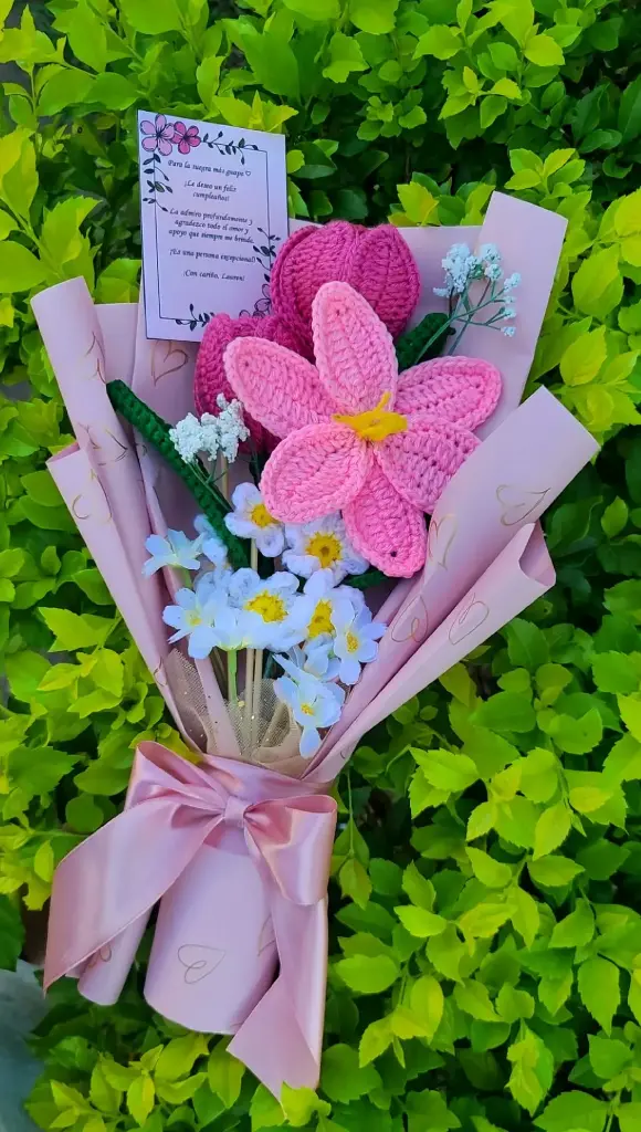 Tulipanes  y Florecillas 🌷🌼